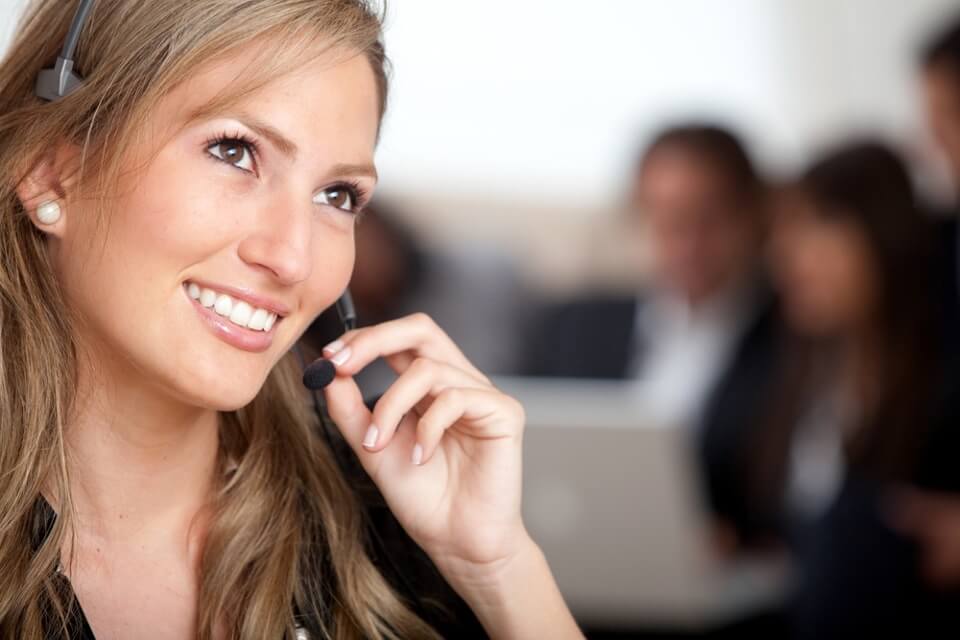 Image of a Signius virtual receptionist speaking to a caller
